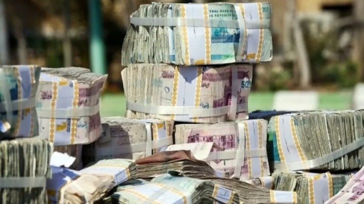 حجم نقدینگی از ۱۰ هزار همت گذشت