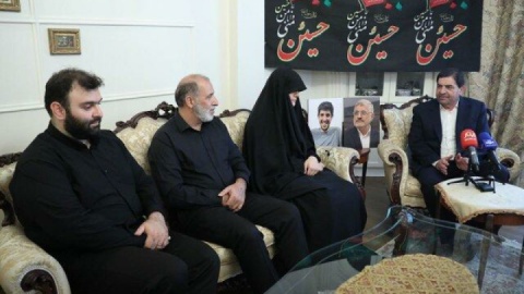 ابلاغ پیام تسلیت و همدردی رهبری با خانواده شهید ذوالفقاری