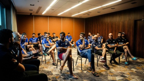 بلندقامتان به استراحت دوهفتهای میروند