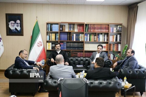 بازدید استاندار قم از موسسه ایران