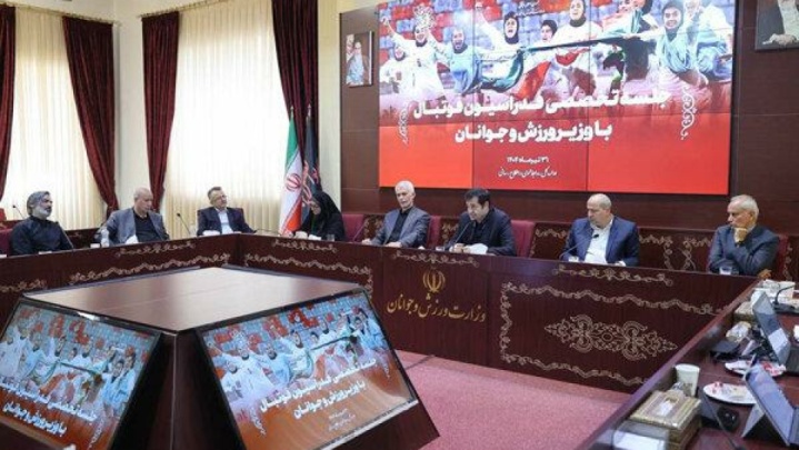 سرمربیان تیم های ملی فوتبال و فوتسال با دنیامالی دیدار کردند