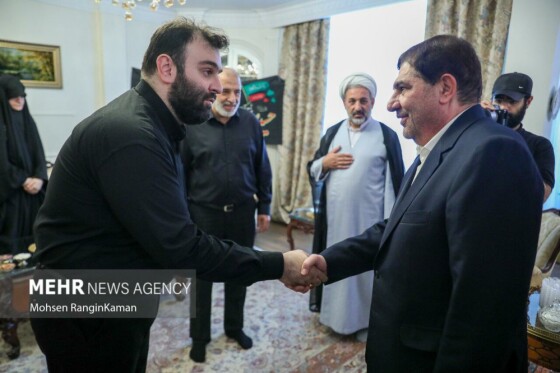 دیدار محمد مخبر با خانواده شهیدان شهریاری و ذوالفقاری