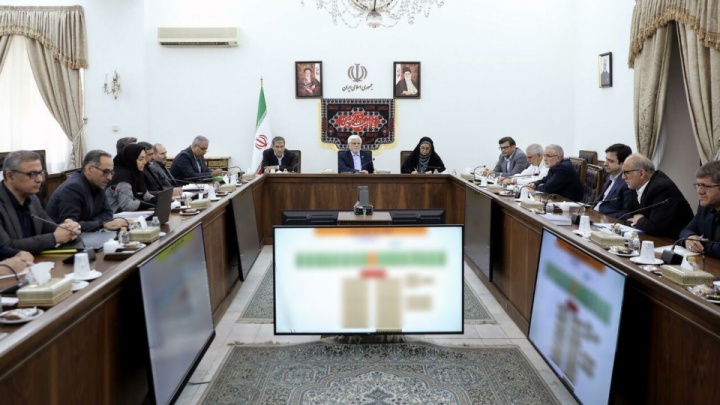 عارف: فرهنگ‌سازی و نوسازی ناوگان حمل و نقل بین شهری از اولویت‌های دولت است