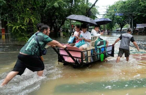 طوفان گرمسیری ویفا باعث باران‌های موسمی و سیل در پایتخت شد و باران‌های شدید حتی پس از حرکت طوفان به سمت ویتنام نیز ادامه یافت.