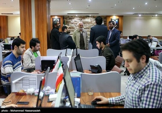 احمد توکلی عضو مجمع تشخیص مصلحت نظام که از چند روز گذشته به دلیل سکته قلبی در بخش مراقبت‌های ویژه بستری بستری بود، دار فانی را وداع گف