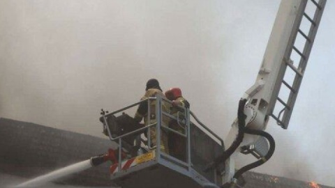 آتش‌سوزی مجتمع ونوس منطقه آزاد انزلی نیمه شب گذشته مهار شد