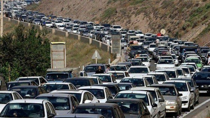 ترافیک سنگین در کندوان و هراز/ ورودی آزادراه تهران به شمال با ترافیک ۲ کیلومتری