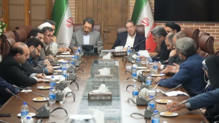 ۱۰ هزار مگاوات برق تولیدی صنایع وارد شبکه سراسری می‌شود