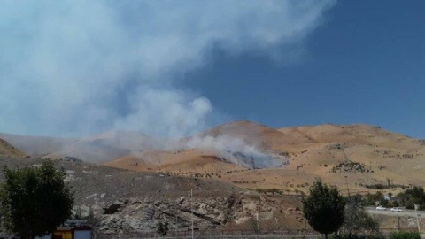 آتش‌سوزی گسترده در کوه آبیدر سنندج/ ۵ تیم عملیاتی در حال مهار حریق