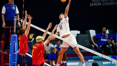 والیبال نوجوانان ایران مقابل تیم ۲۲ جهان شکست خورد