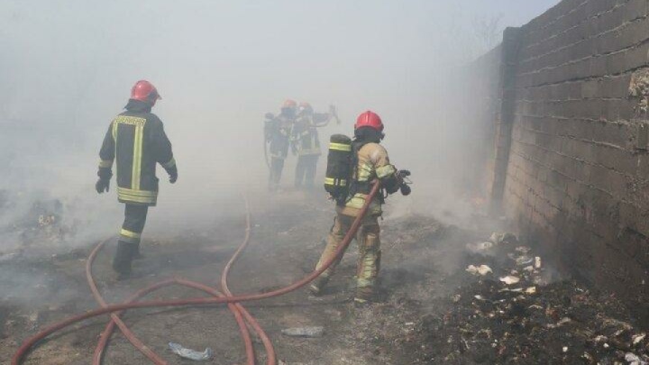 آتش‌سوزی در بازار قدیم بندرعباس مهار شد