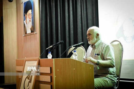 احمد توکلی به روایت عکاسان روزنامه ایران