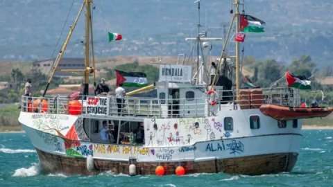 تماس با کشتی «حنظله» پس از ۲ ساعت قطع ارتباط دوباره برقرار شد