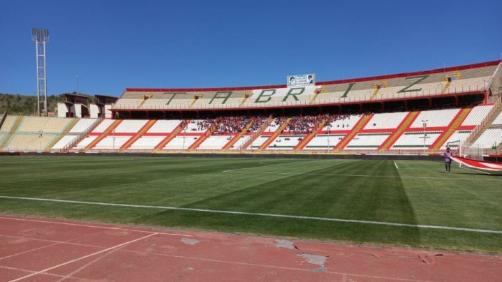 چمن خاص ورزشگاه تراکتوری‌ها ۵ مرداد پهن می‌شود