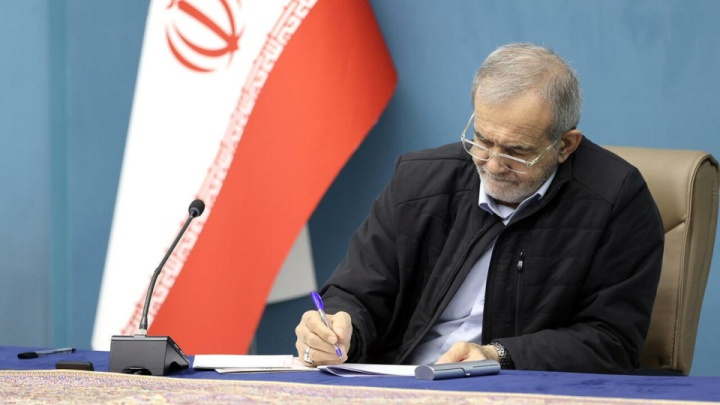 پیام تسلیت رئیس‌جمهور در پی سانحه سقوط هواپیمای مسافری در روسیه