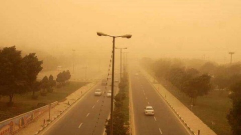 وقوع باد و گردوخاک در شرق کشور