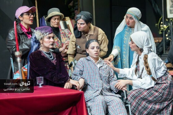 نمایش «کتاب تمام شد!» نوشته امیررضا هنکووال و کارگردانی یاسمن خسروان