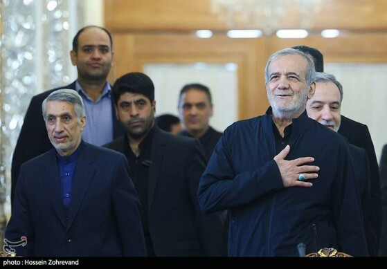 نشست رئیس جمهور با معاونان و مدیران وزارت امور خارجه