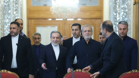 گزارش تصویری/ نشست رئیس جمهور با معاونان و مدیران وزارت امور خارجه