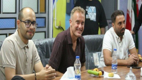 فضای سالن شگفتزدهام کرد