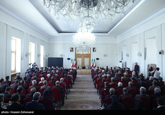 نشست رئیس جمهور با معاونان و مدیران وزارت امور خارجه