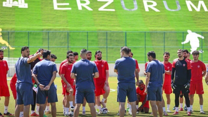 تلاش برای جذب مدافع خارجی