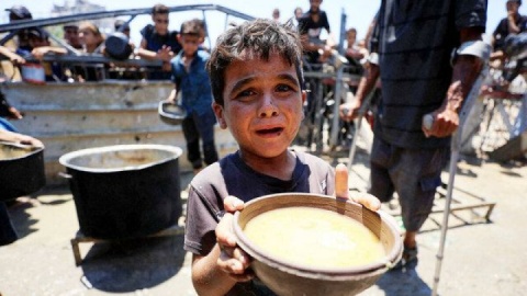 جان ۲۰۰ هزار کودک در خطر است/ سوءتغذیه همچنان قربانی می‌گیرد