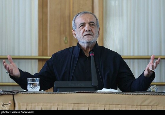 نشست رئیس جمهور با معاونان و مدیران وزارت امور خارجه