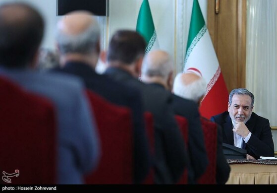 نشست رئیس جمهور با معاونان و مدیران وزارت امور خارجه