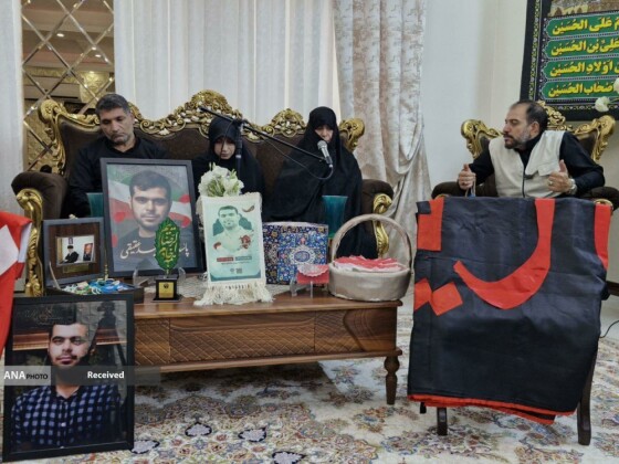 تکریم خادمیاران رضوی از خانواده شهدا