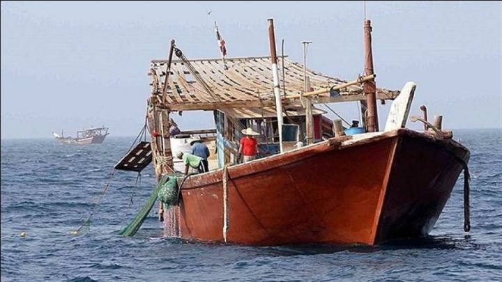 توقیف ۷ شناور متخلف صید ترال در سواحل بوشهر