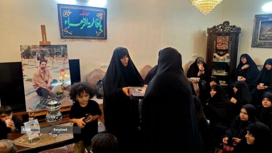 تکریم خادمیاران رضوی از خانواده شهدا