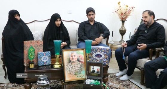 تکریم خادمیاران رضوی از خانواده شهدا