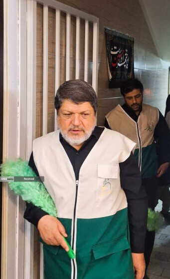 تکریم خادمیاران رضوی از خانواده شهدا