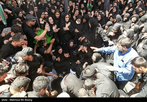 تشییع پیکر شهدای حمله تروریستی به دادگستری زاهدان