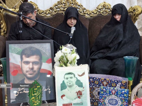 تکریم خادمیاران رضوی از خانواده شهدا