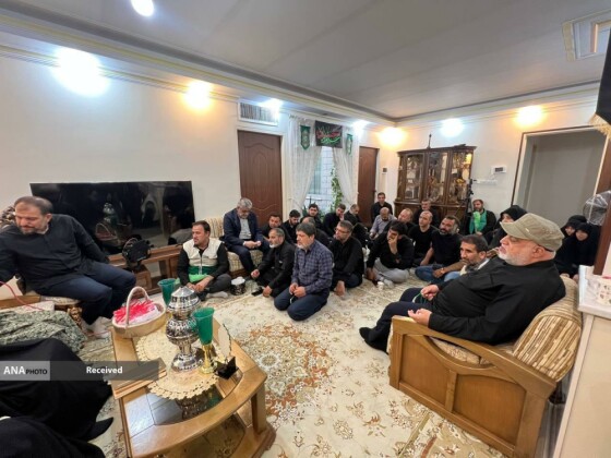 تکریم خادمیاران رضوی از خانواده شهدا