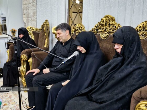تکریم خادمیاران رضوی از خانواده شهدا