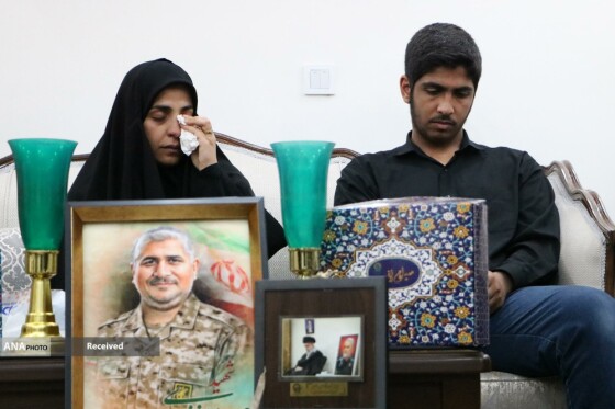 تکریم خادمیاران رضوی از خانواده شهدا