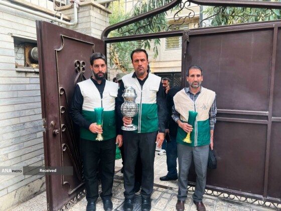 تکریم خادمیاران رضوی از خانواده شهدا