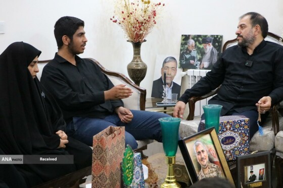 تکریم خادمیاران رضوی از خانواده شهدا