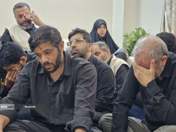 تکریم خادمیاران رضوی از خانواده شهدا