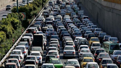 ترافیک پرحجم و سنگین صبحگاهی در معابر و بزرگراههای تهران