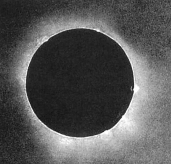 عکس اولین خورشیدگرفتگی کامل