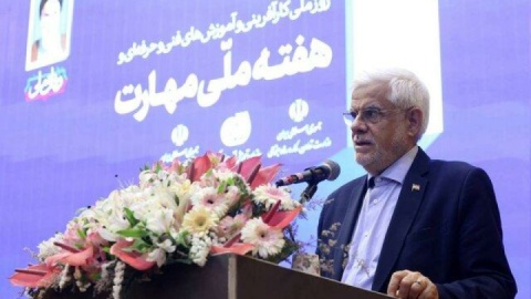 در حال گذار از صنعت وابسته به ملی هستیم