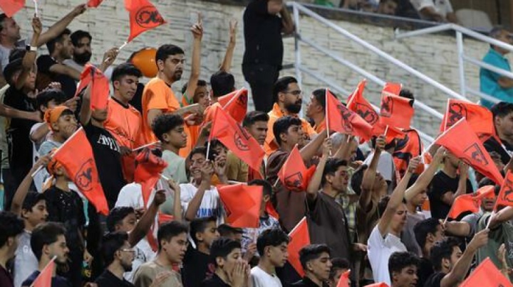 تیمی که با پنجره بسته بازیکن می‌گیرد