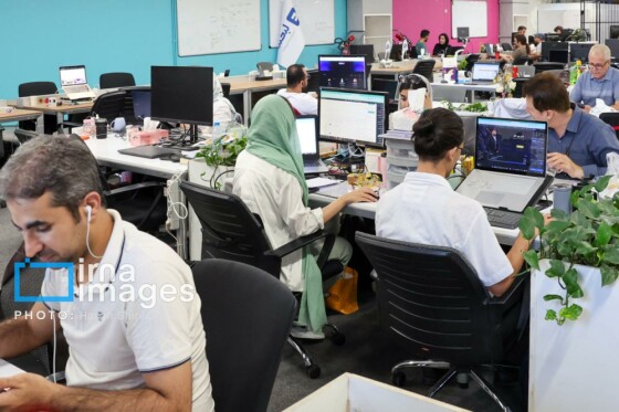 بازدید معاون وزیر کار از کارخانه نوآوری آزادی