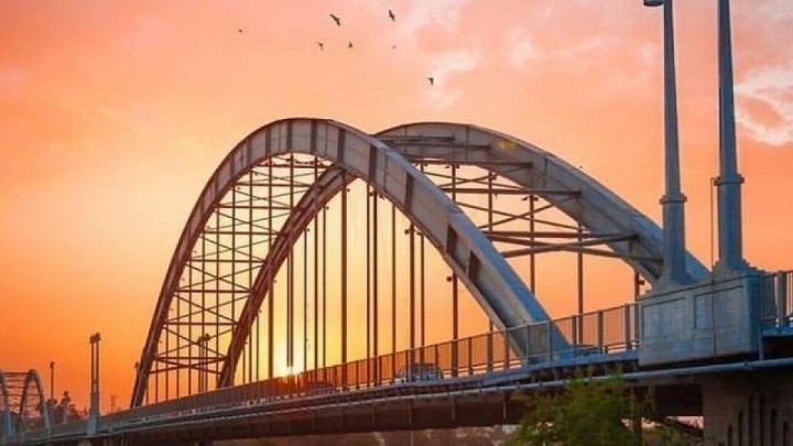 لبخند زندگی پای پل هلالی اهواز