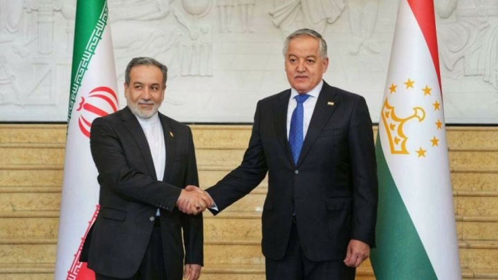 تاکید وزرای خارجه ایران و تاجیکستان بر تقویت روابط و توسعه مراودات