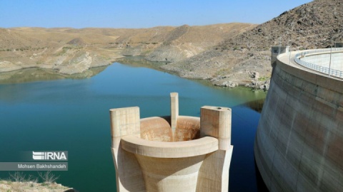 ۵۶ درصد مخازن سدهای کشور خالی است